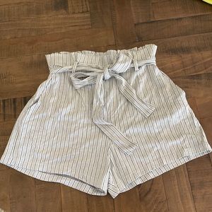 SUPER Soft La Class Stripped Medium Waist Shorts Size Large